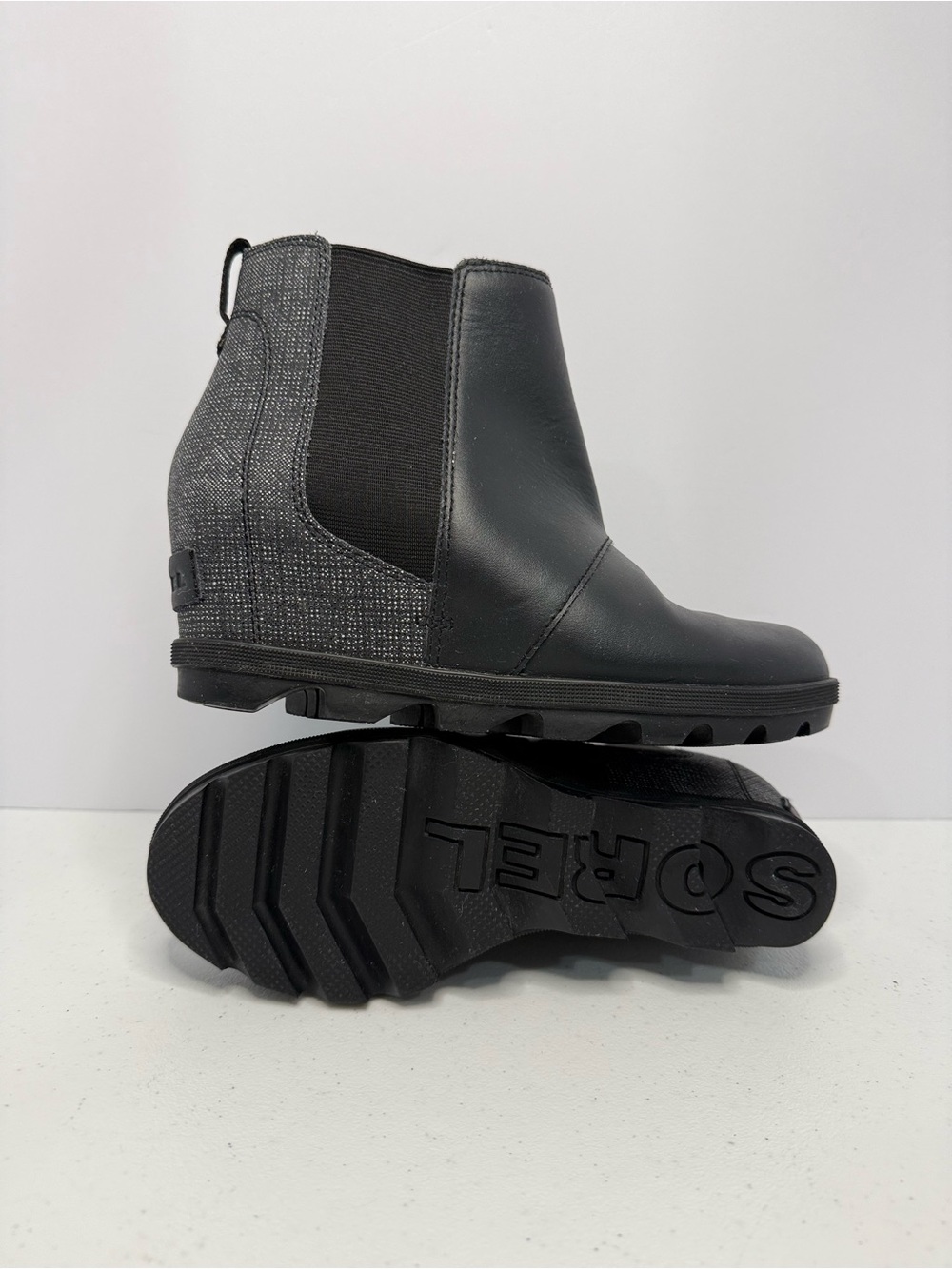 Sorel Women's Black & Gray Wedge Chelsea Bootie